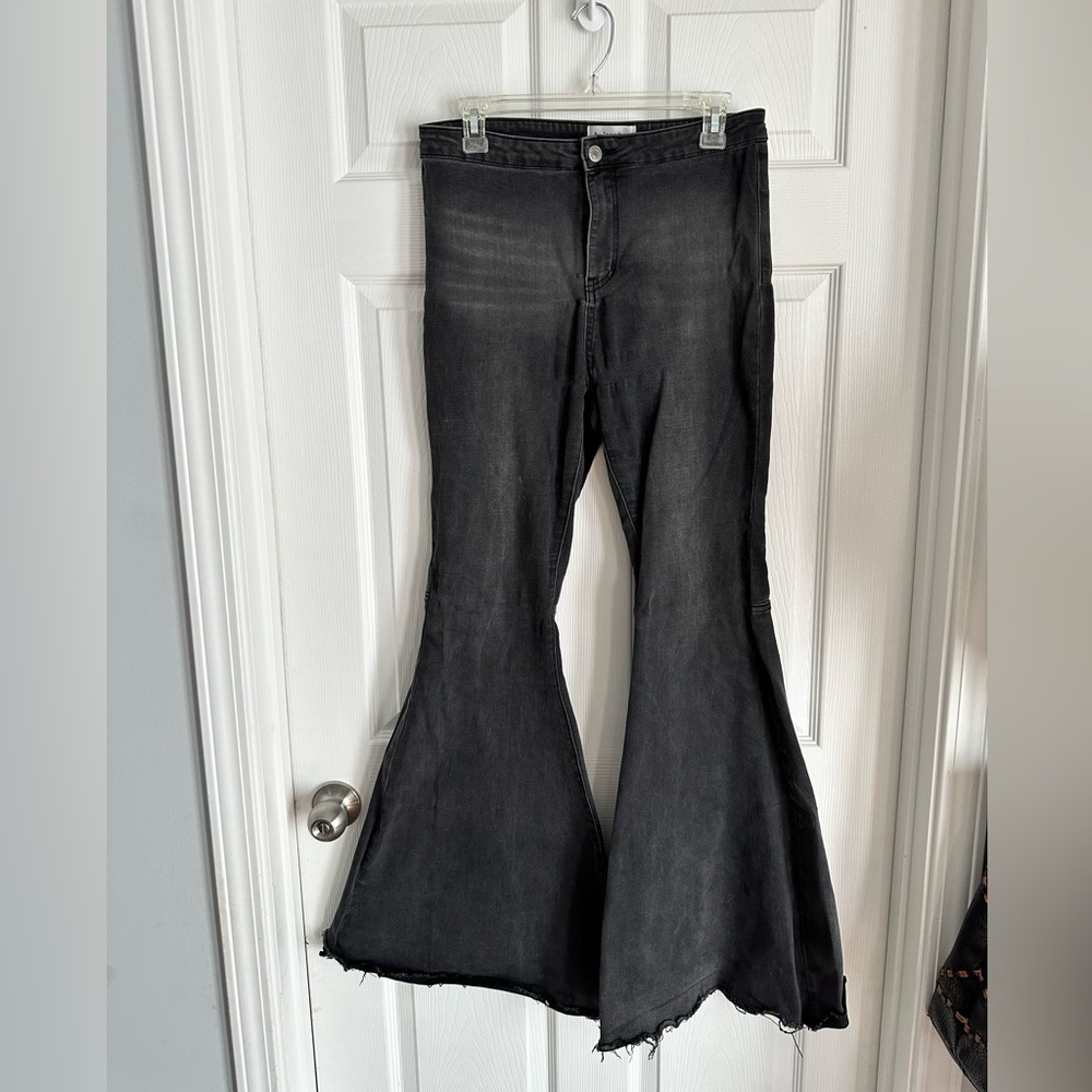 *SOLD* ☀️By Together Bell Bottoms large☀️